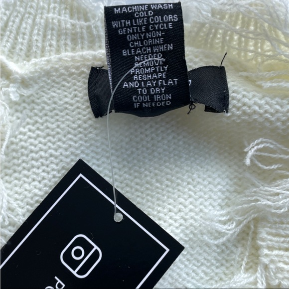 NWT Just Polly juniors Frayed V-neck Cherry Pullover Oversize Sweater Size Small - Picture 11 of 11